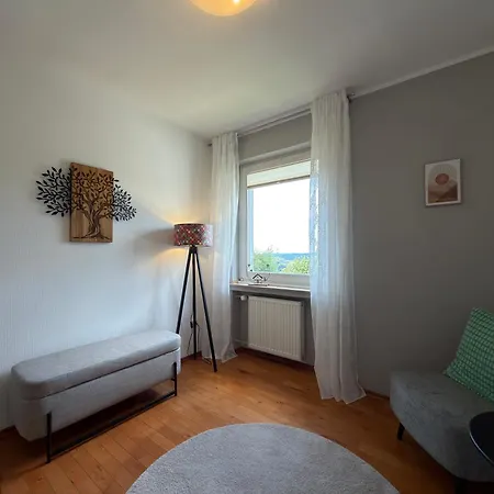 Landblick - Mit Balkon * Halver